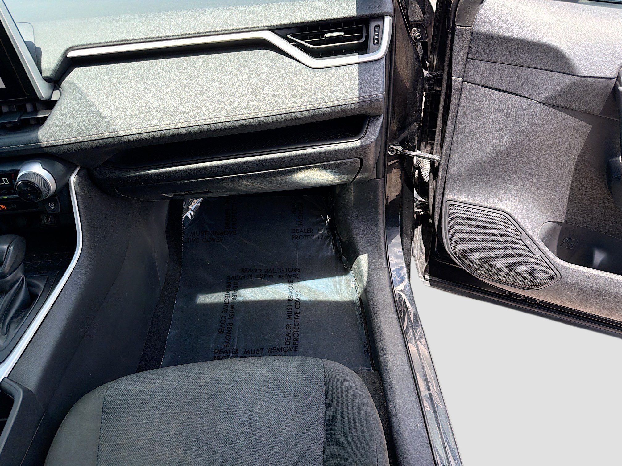 Used 2024 Toyota RAV4 XLE FWD image 16