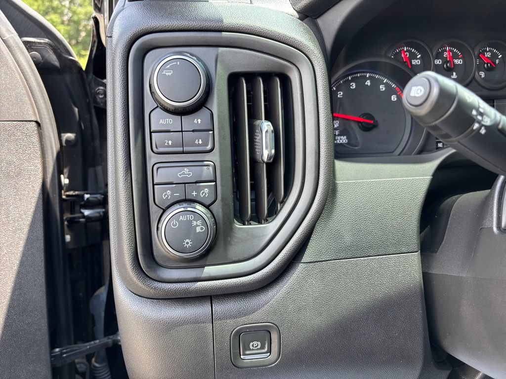 Used 2022 Chevrolet Silverado 1500 Custom Trail Boss w/ LPO, Dark Essentials Package AWD/4WD image 31