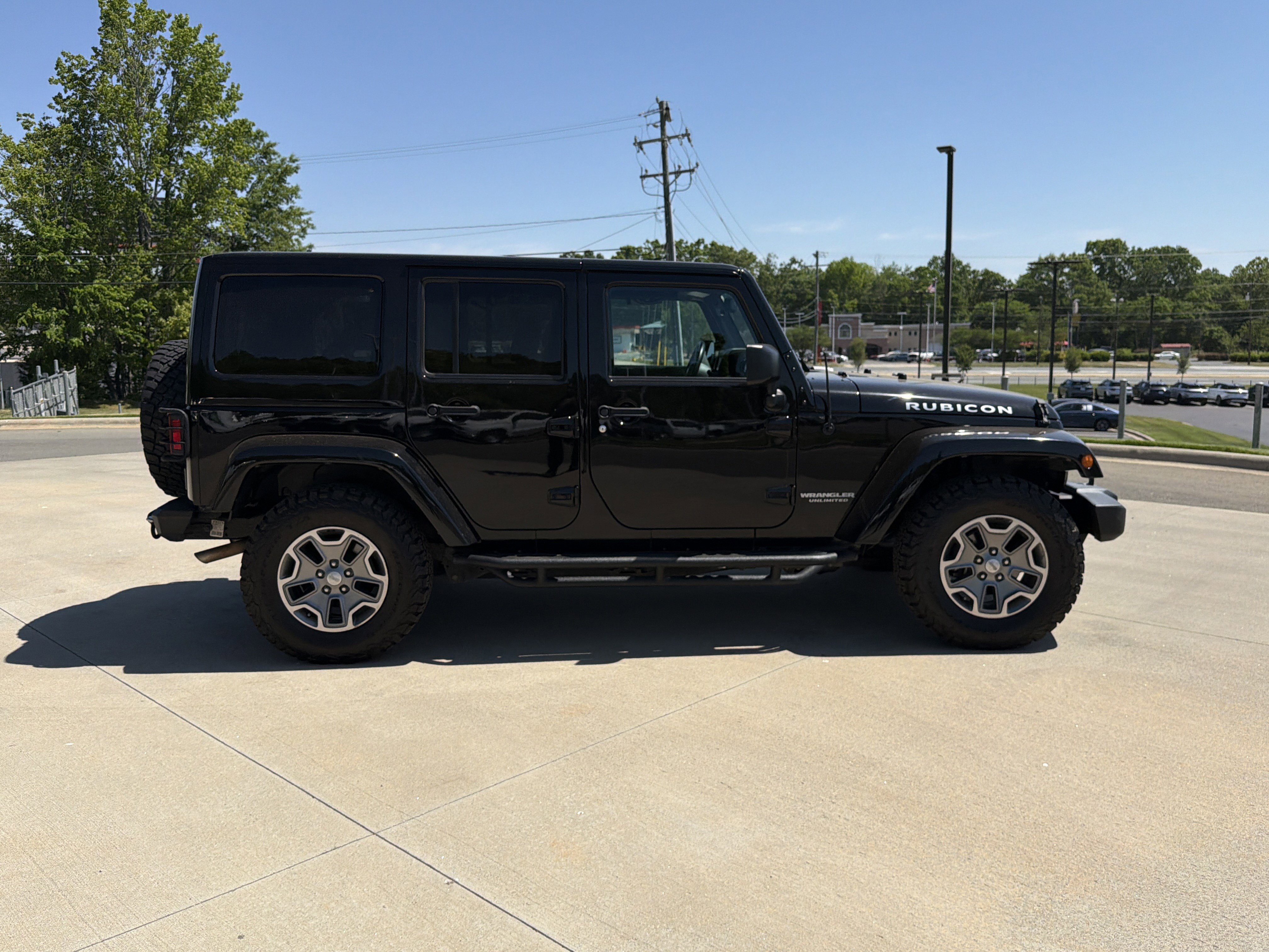 Used 2016 Jeep Wrangler Unlimited Rubicon w/ Connectivity Group image 37
