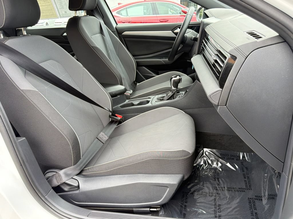 Used 2025 Volkswagen Jetta Sport FWD image 19