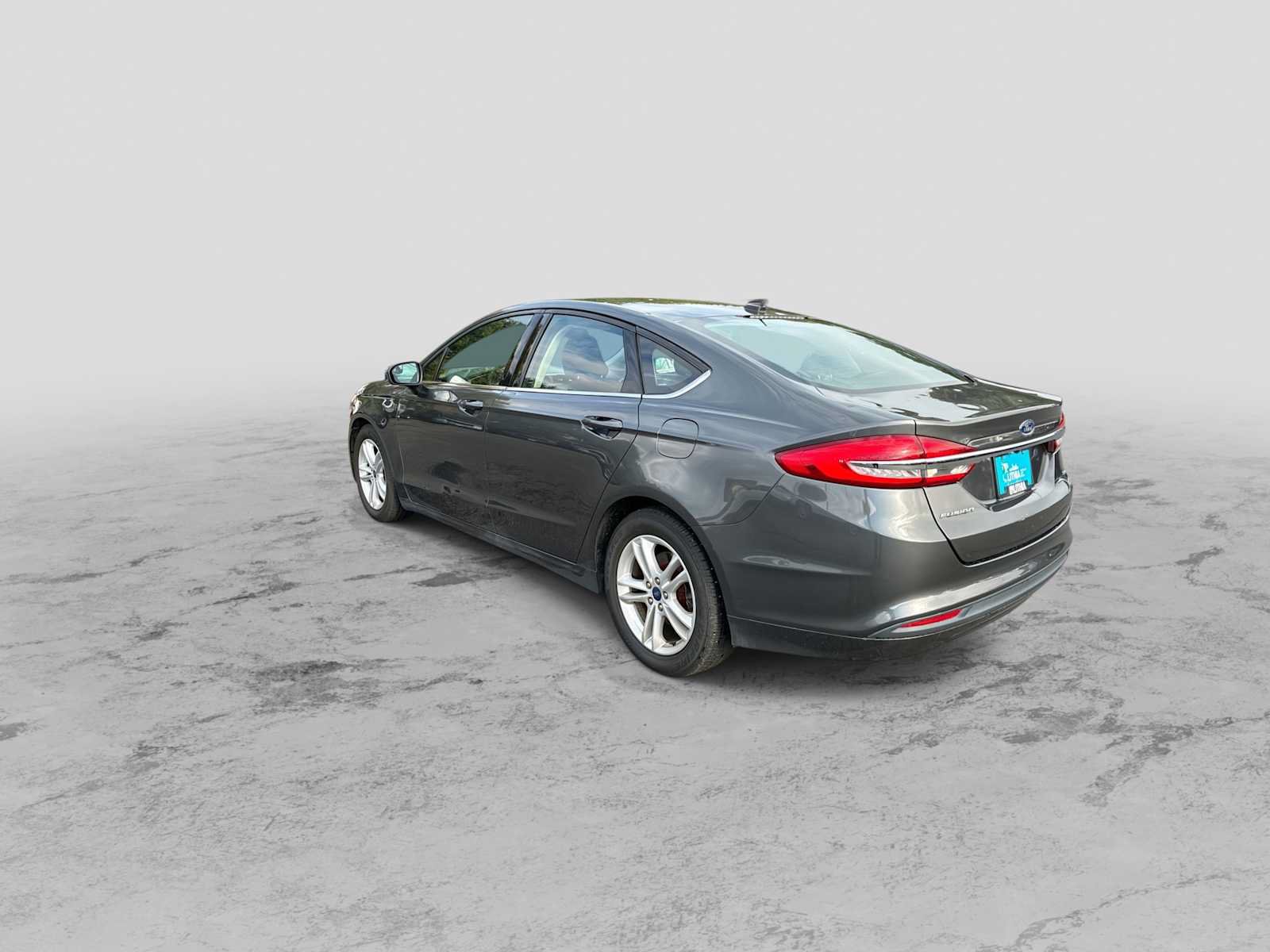 Used 2018 Ford Fusion SE FWD image 6
