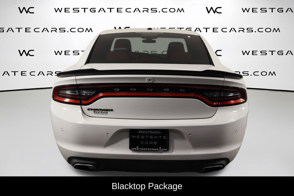 Used 2018 Dodge Charger SXT w/ Blacktop Package image 4