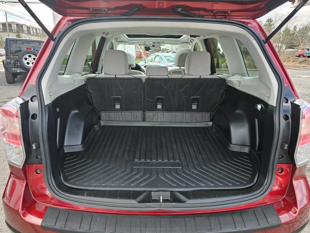 Used 2017 Subaru Forester 2.5i Premium AWD/4WD image 7