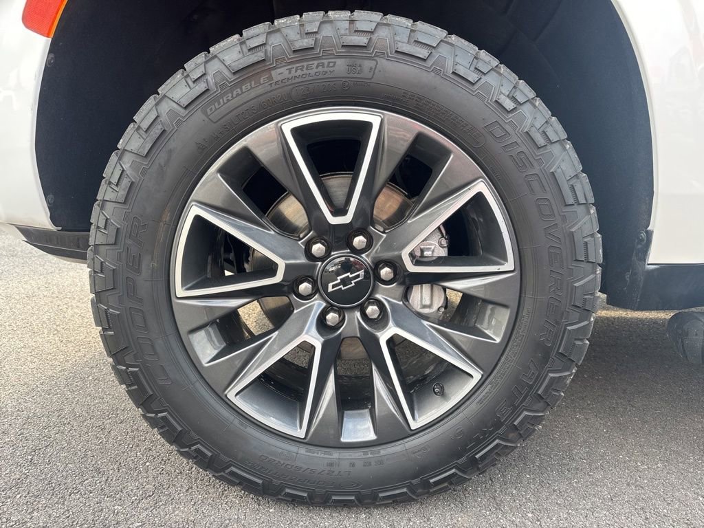 Used 2021 Chevrolet Tahoe Z71 w/ Rear Media and Nav Package image 15