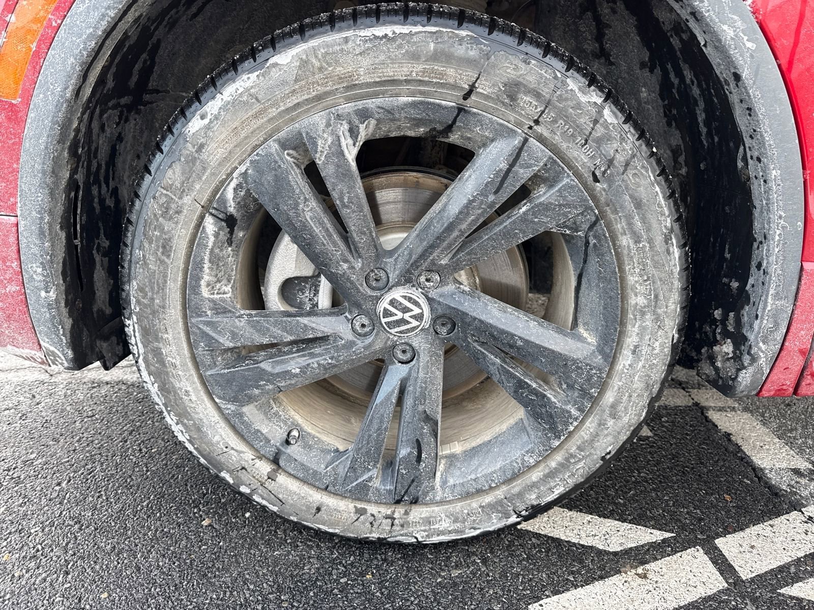 Used 2024 Volkswagen Tiguan SE R-Line image 10