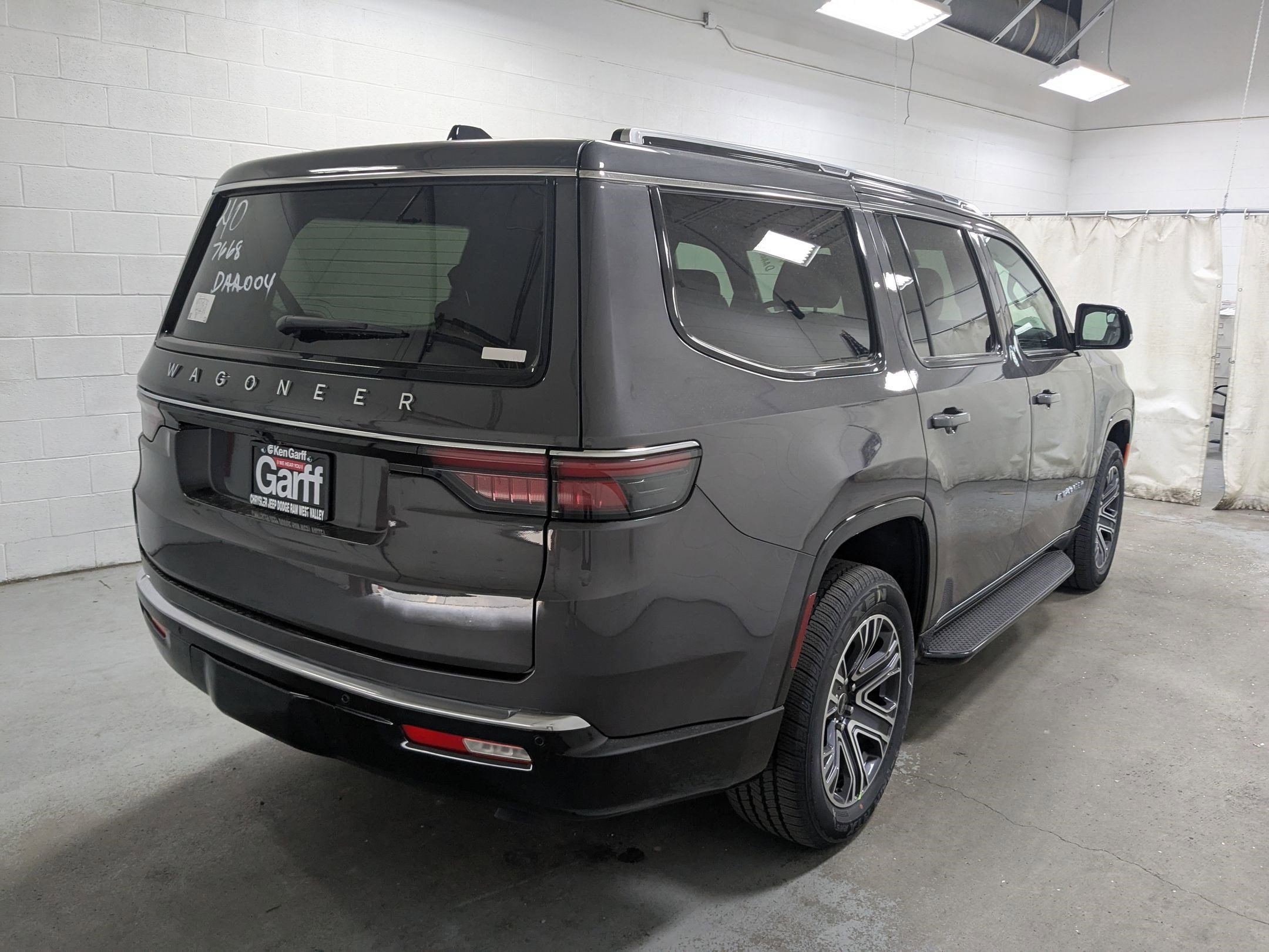 New 2025 Jeep Wagoneer Series II w/ 8-Passenger Seating Package image 3