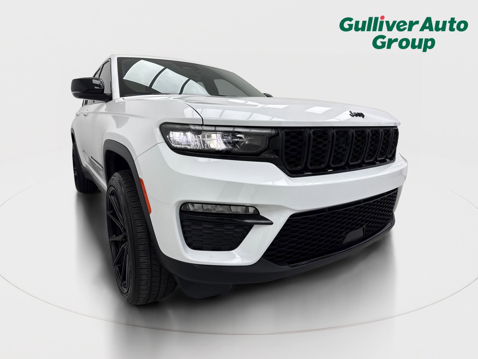 Used 2025 Jeep Grand Cherokee Limited w/ Black Appearance Package image 13