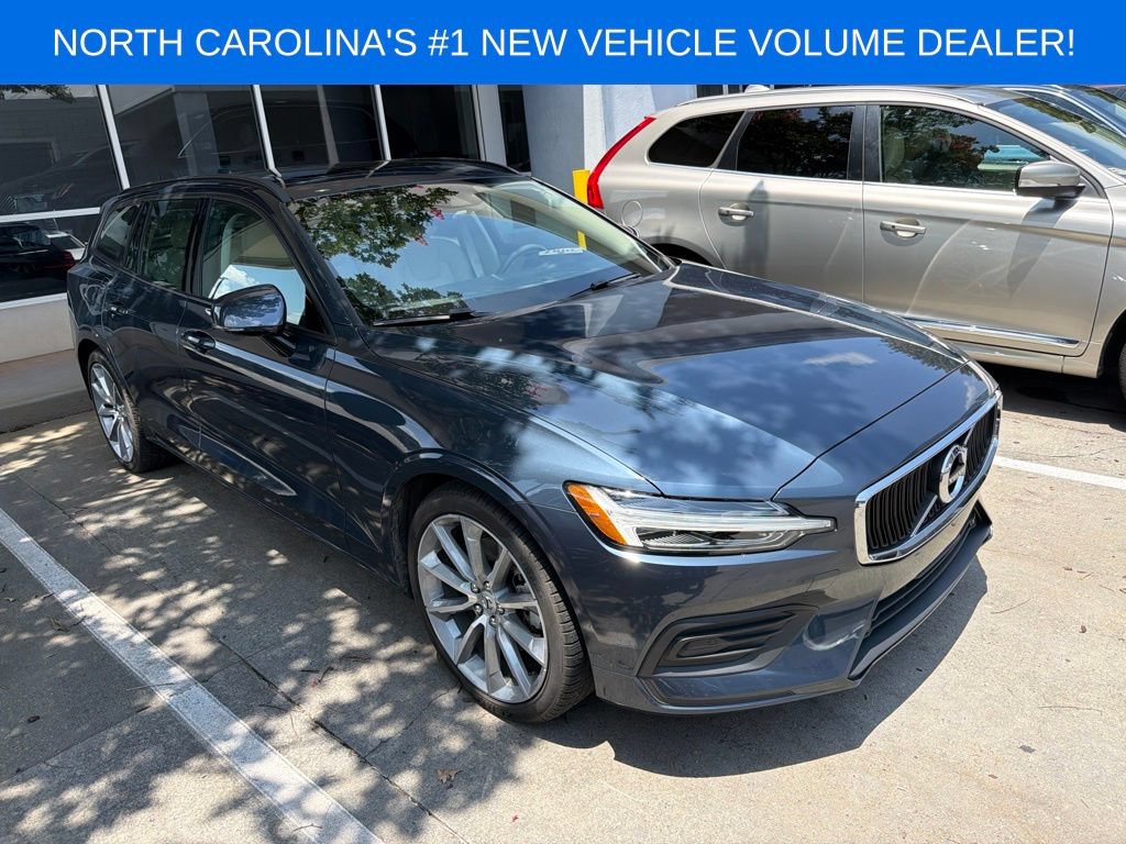 Used 2020 Volvo V60 T5 Momentum w/ Protection Package Premier FWD image 1