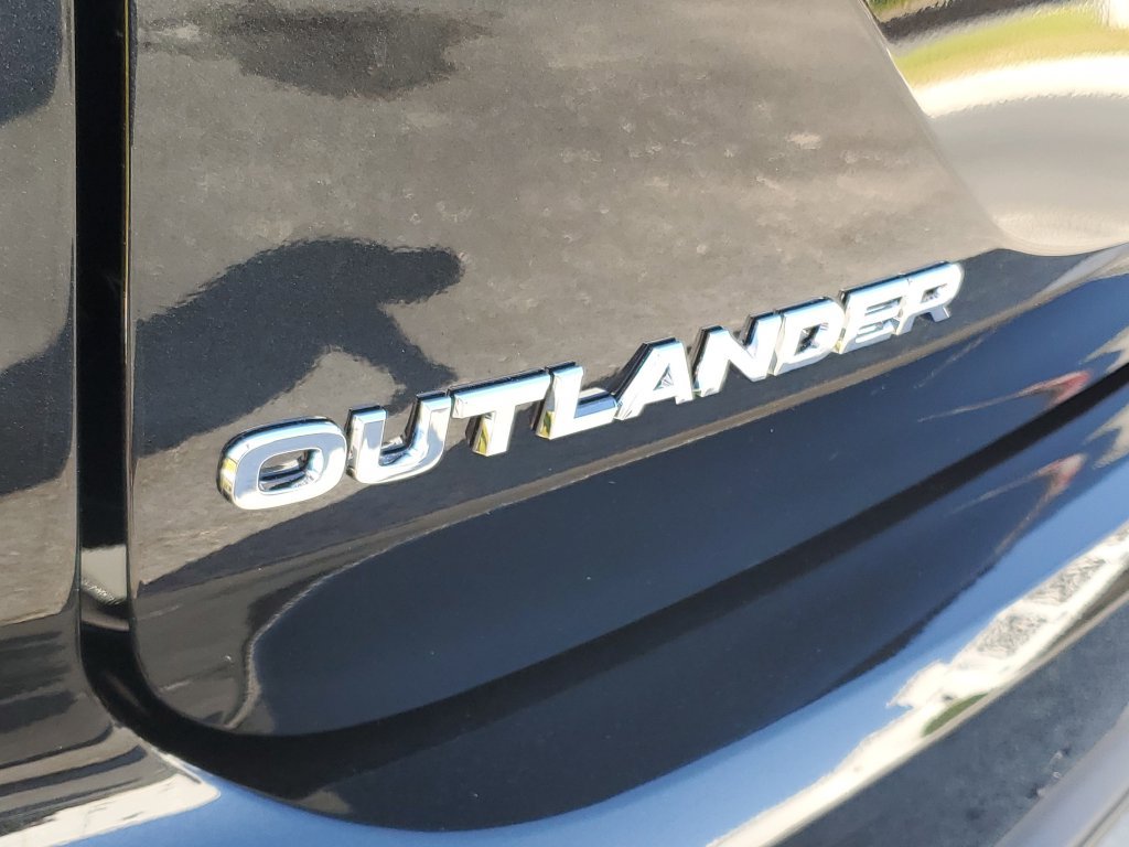 New 2026 Mitsubishi Outlander ES FWD image 8