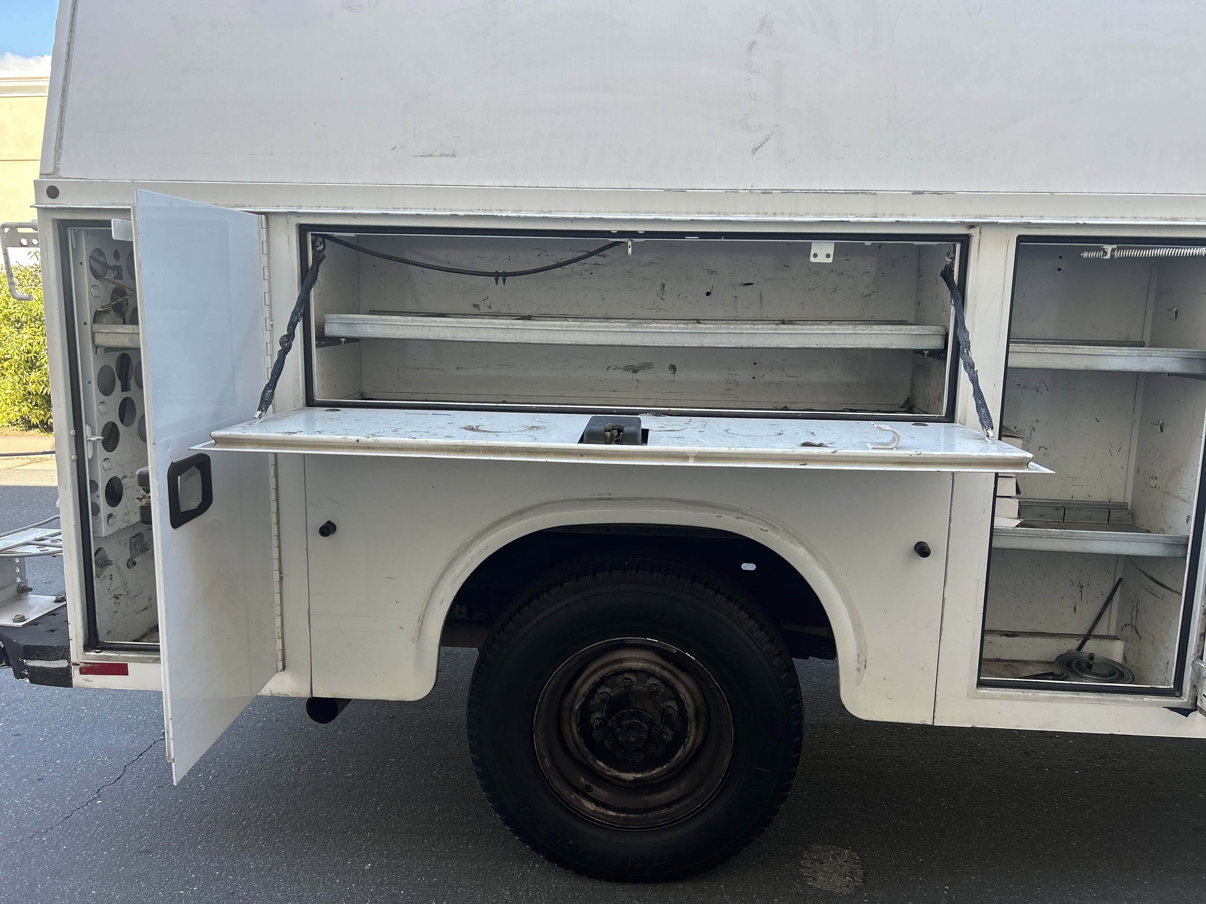 Used 2016 Ford E-350 and Econoline 350 Super Duty RWD image 15