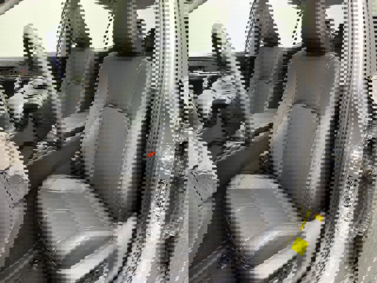 Used 2025 Toyota Camry XLE image 9