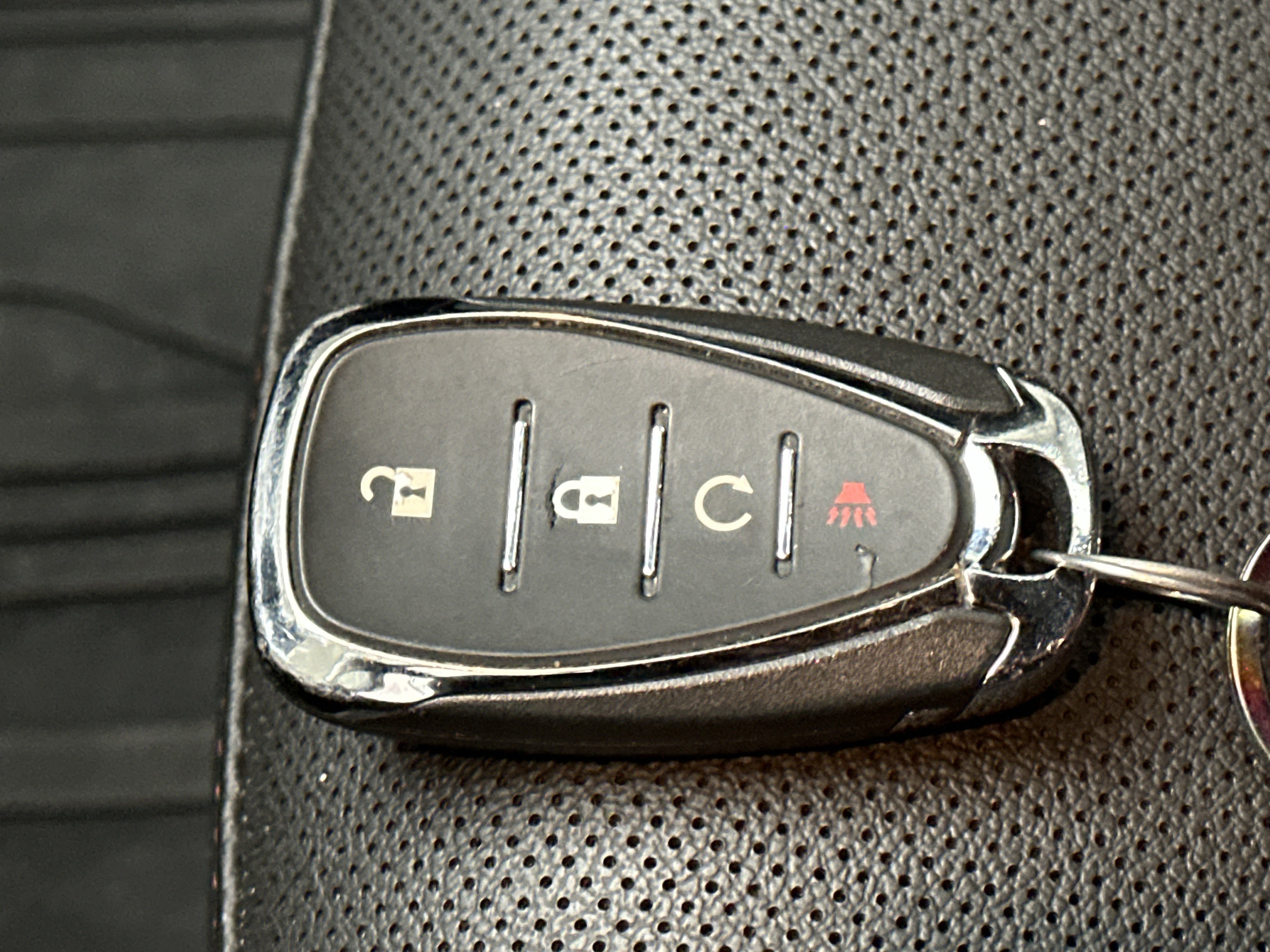 Used 2025 Chevrolet Trax RS w/ Driver Confidence Package image 35