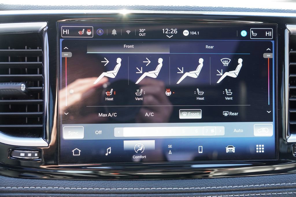 Used 2025 Chrysler Pacifica Limited image 29