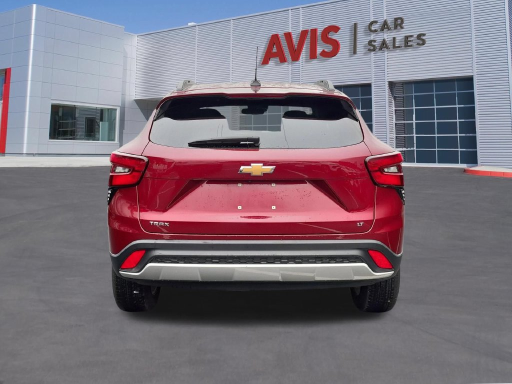 Used 2025 Chevrolet Trax LT w/ LT Convenience Package FWD image 7