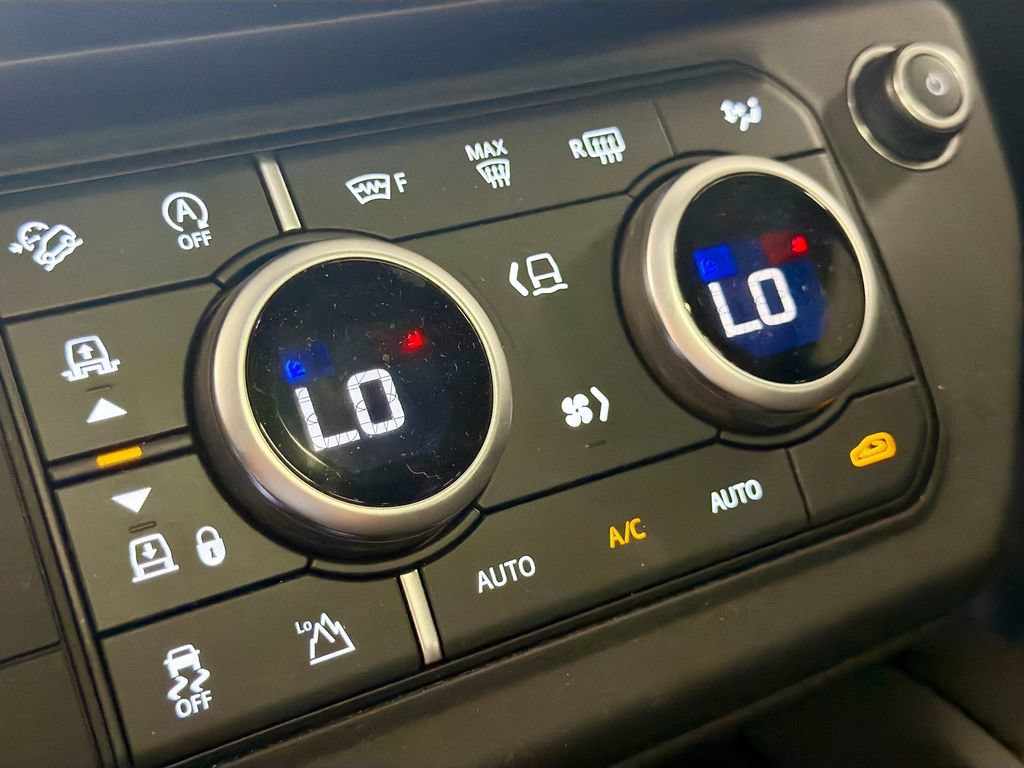 Used 2026 Land Rover Defender 110 S AWD/4WD image 17