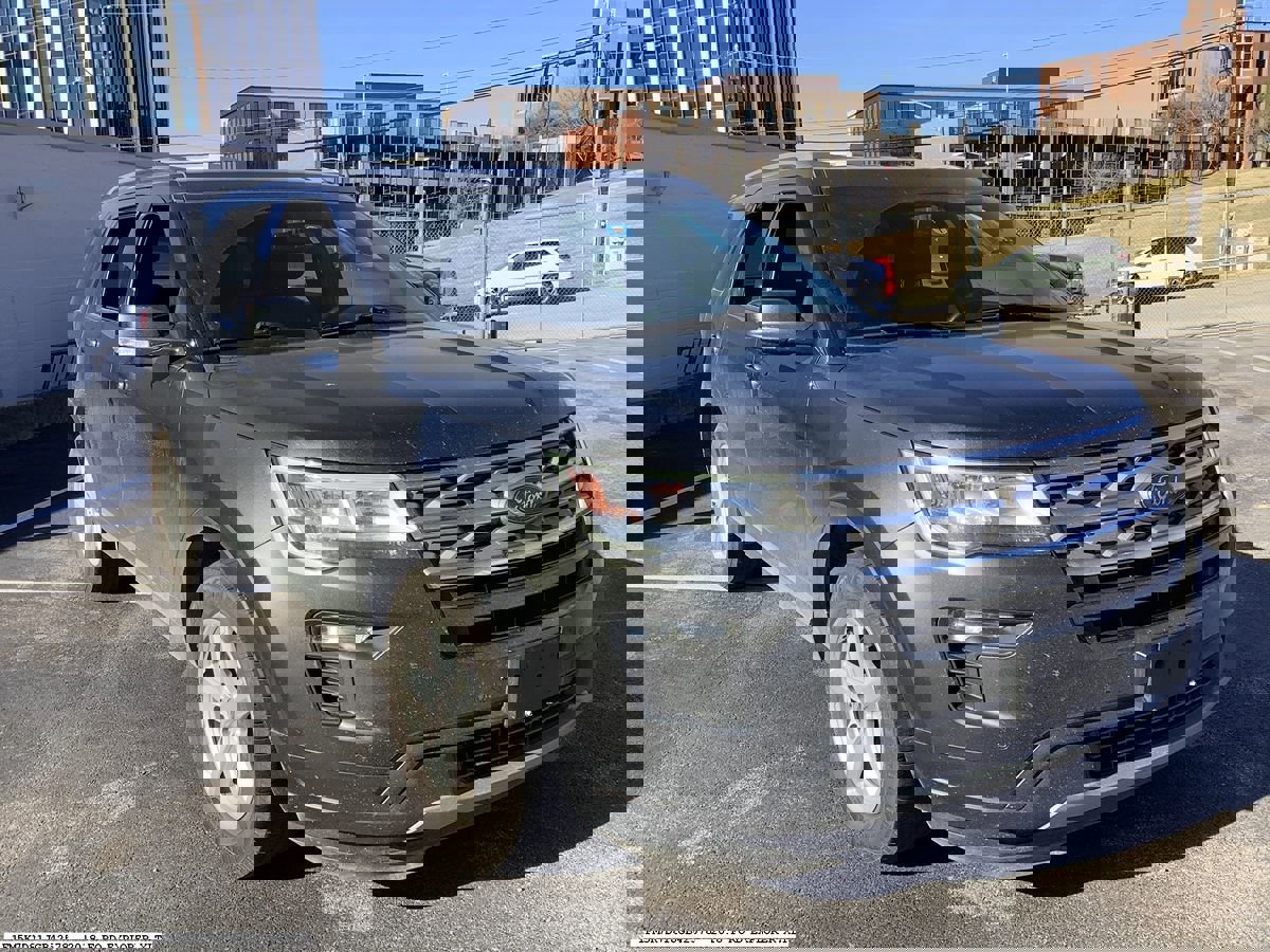 Used 2018 Ford Explorer XLT w/ Equipment Group 202A image 5