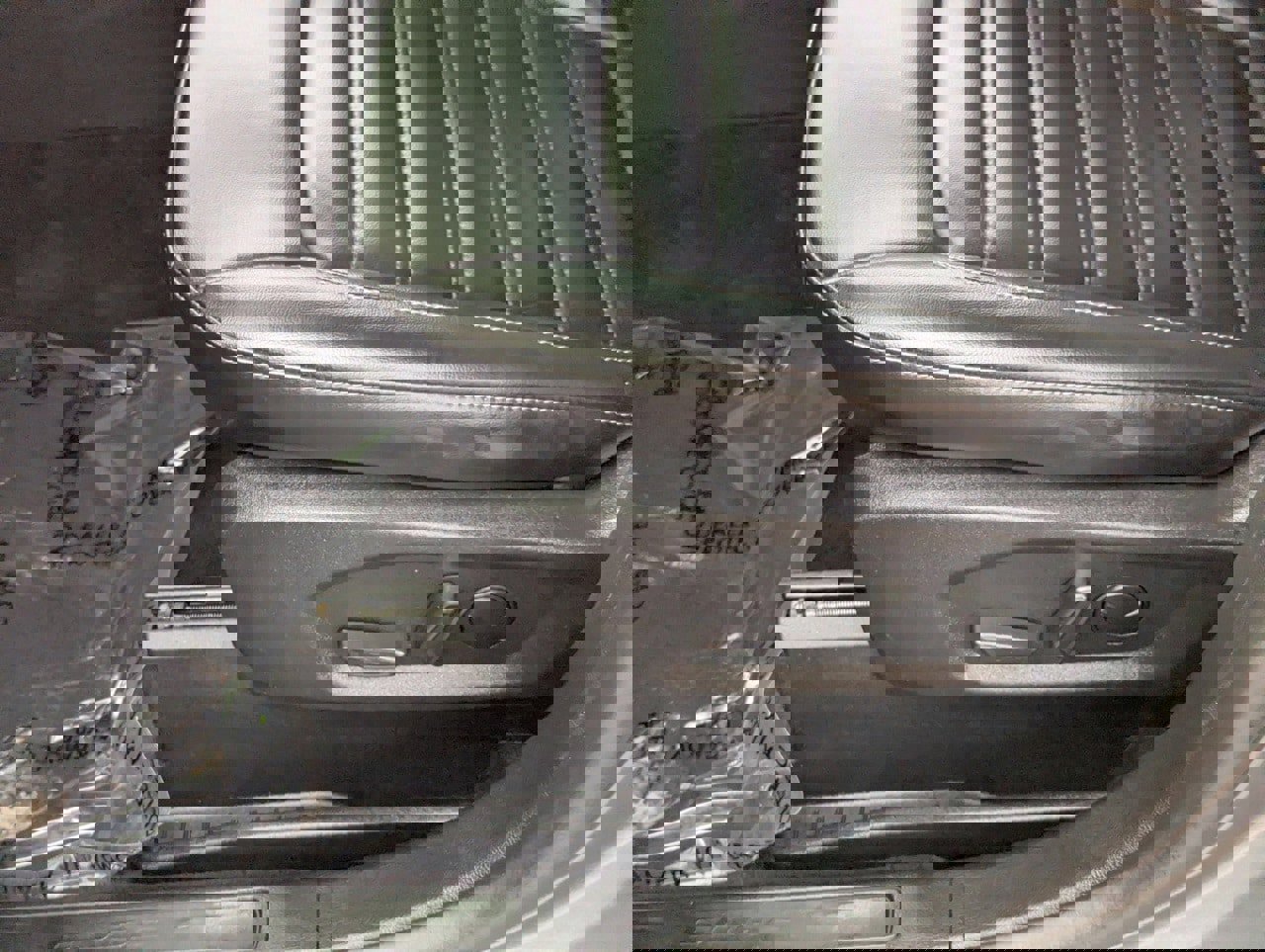 Used 2024 Ford Edge SEL image 19