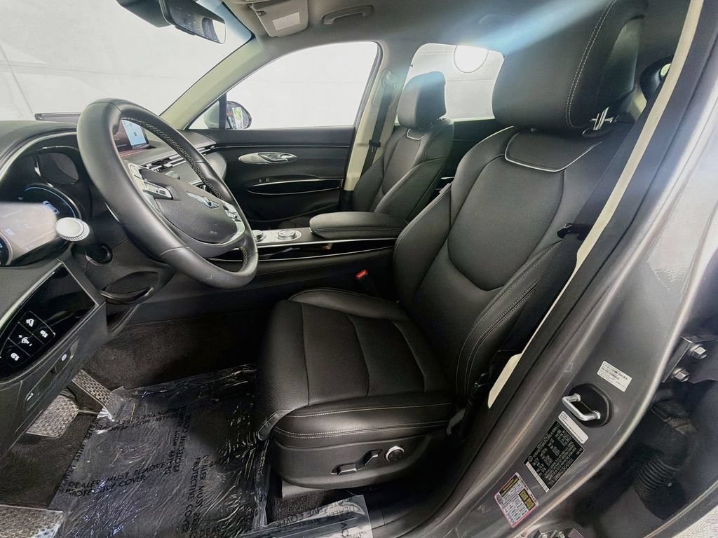 Used 2025 Genesis GV70 2.5T AWD/4WD image 26
