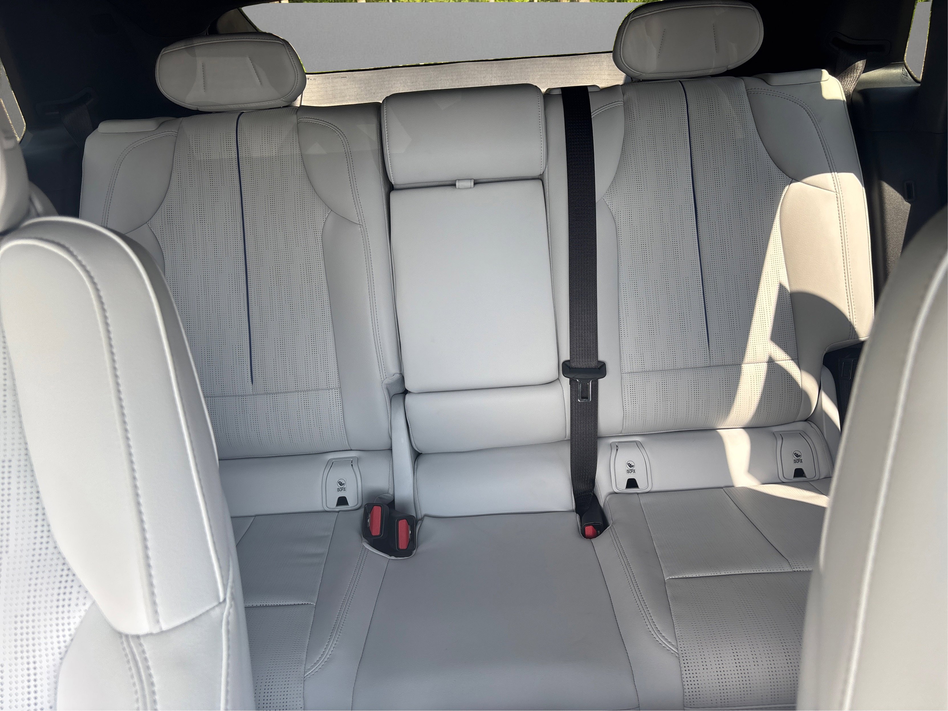 Used 2024 Cadillac Lyriq Luxury w/ LPO, Floor Liner Package image 17