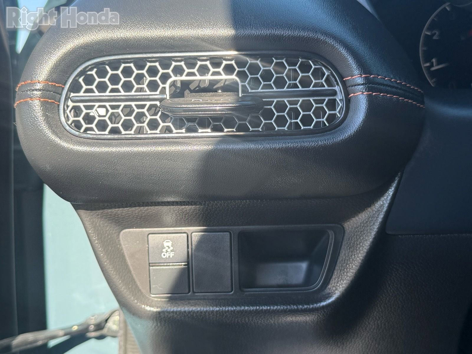 Used 2025 Honda HR-V Sport image 14