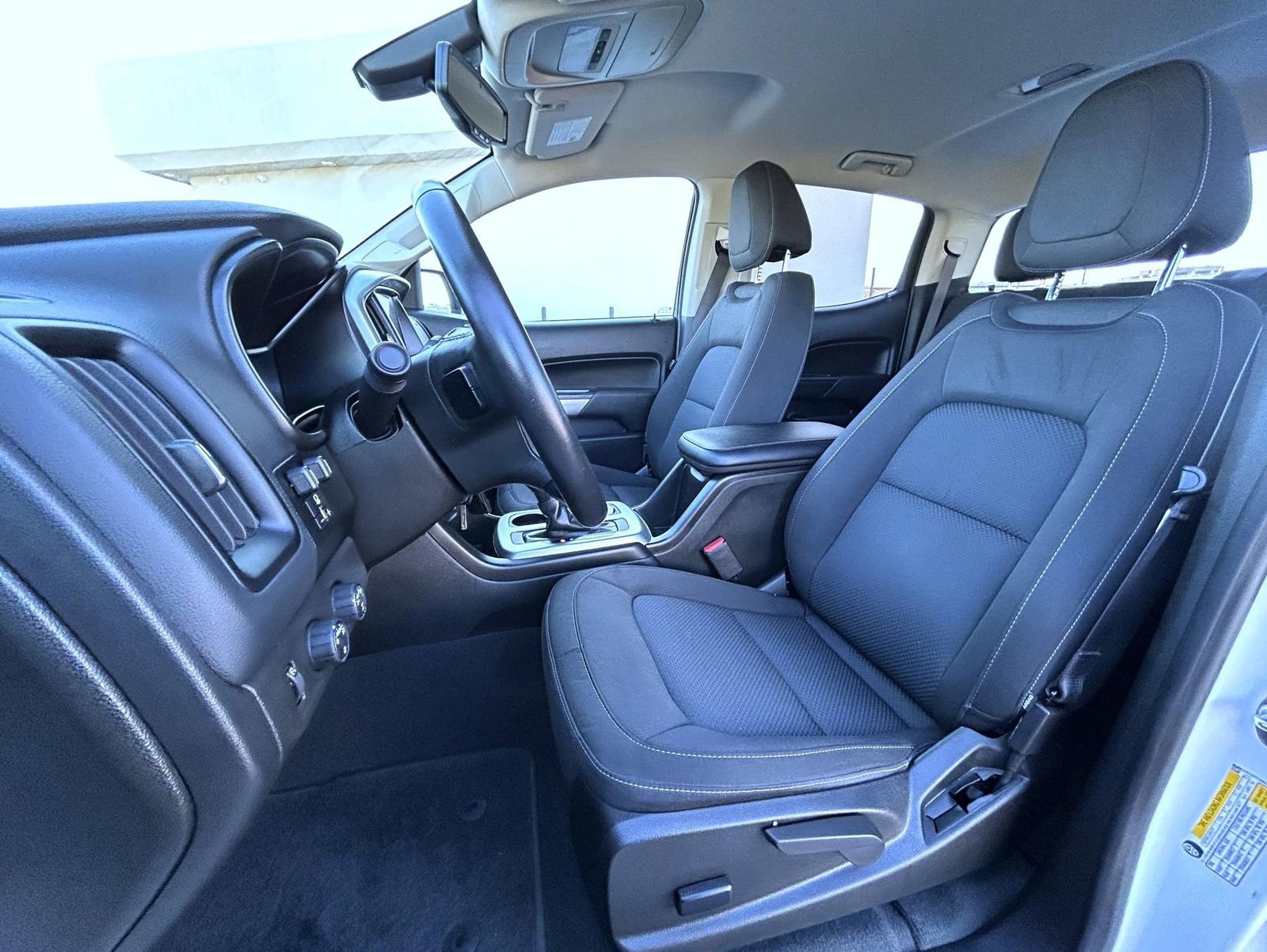 Certified 2022 Chevrolet Colorado LT w/ Chrome Appearance Package image 10