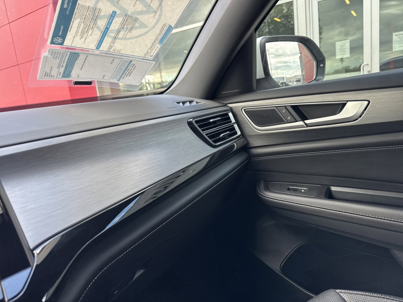 New 2026 Volkswagen Atlas Cross Sport SE image 25