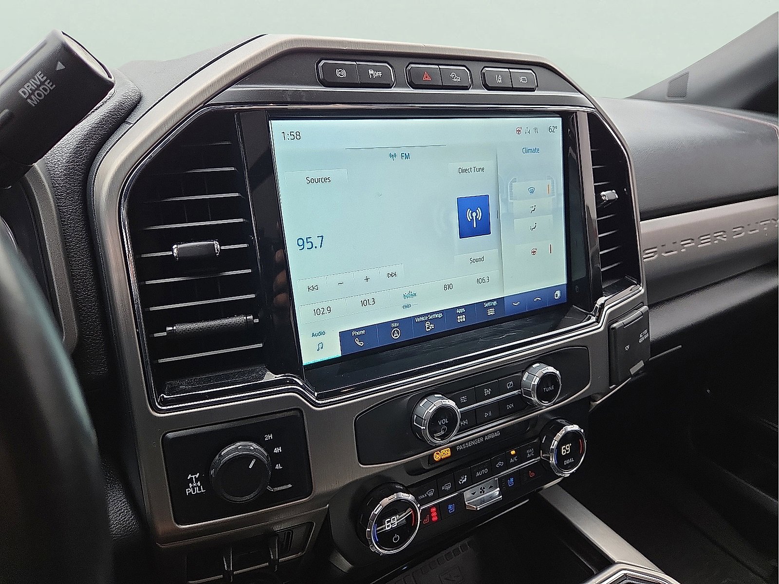 Used 2022 Ford F350 Platinum w/ Tremor Off-Road Package image 16