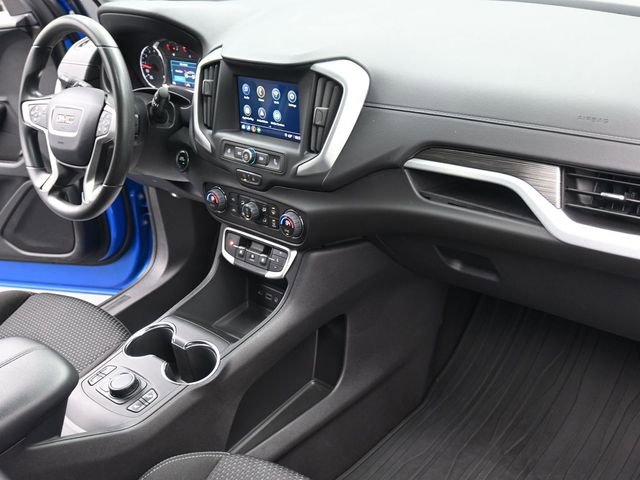 Used 2024 GMC Terrain SLE w/ Driver Convenience Package image 27