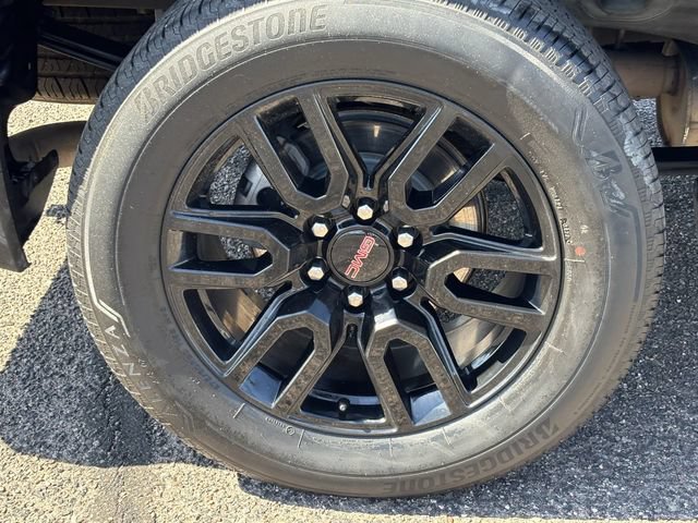 Used 2022 GMC Sierra 1500 Elevation RWD image 9