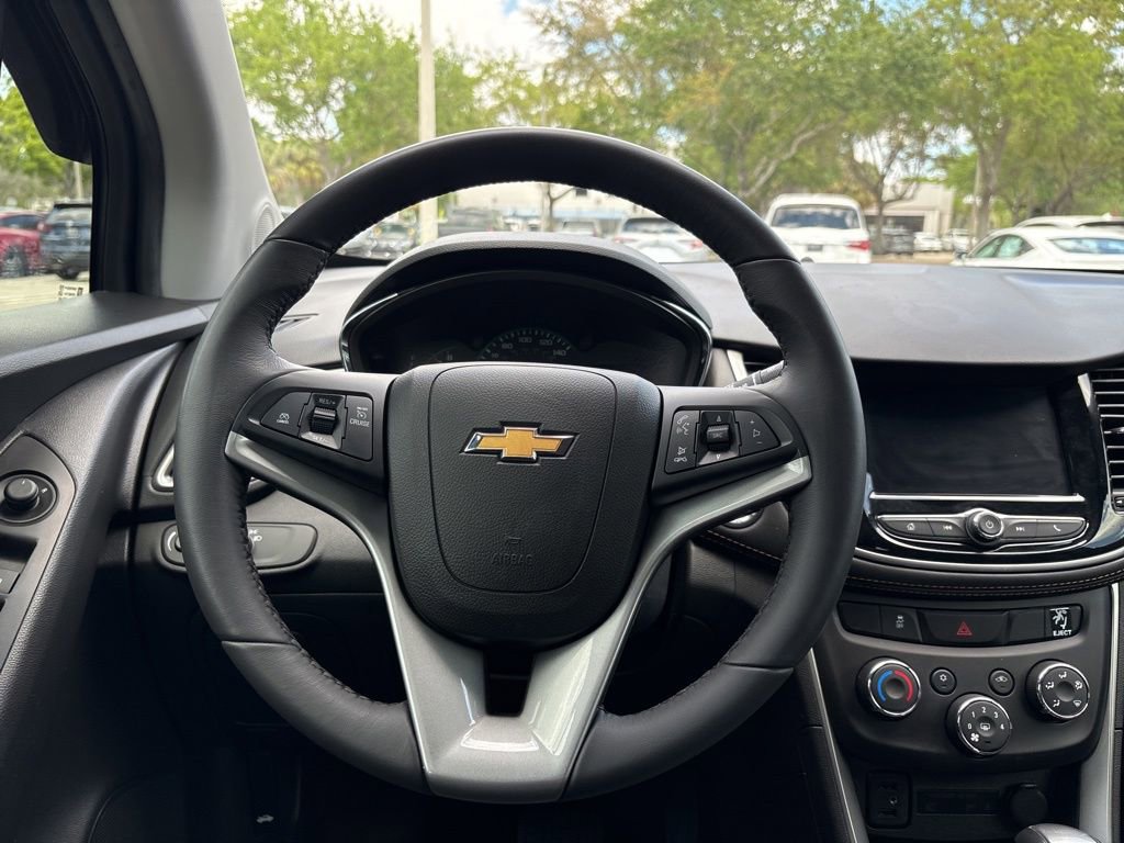 Used 2022 Chevrolet Trax LT w/ Midnight Edition image 20
