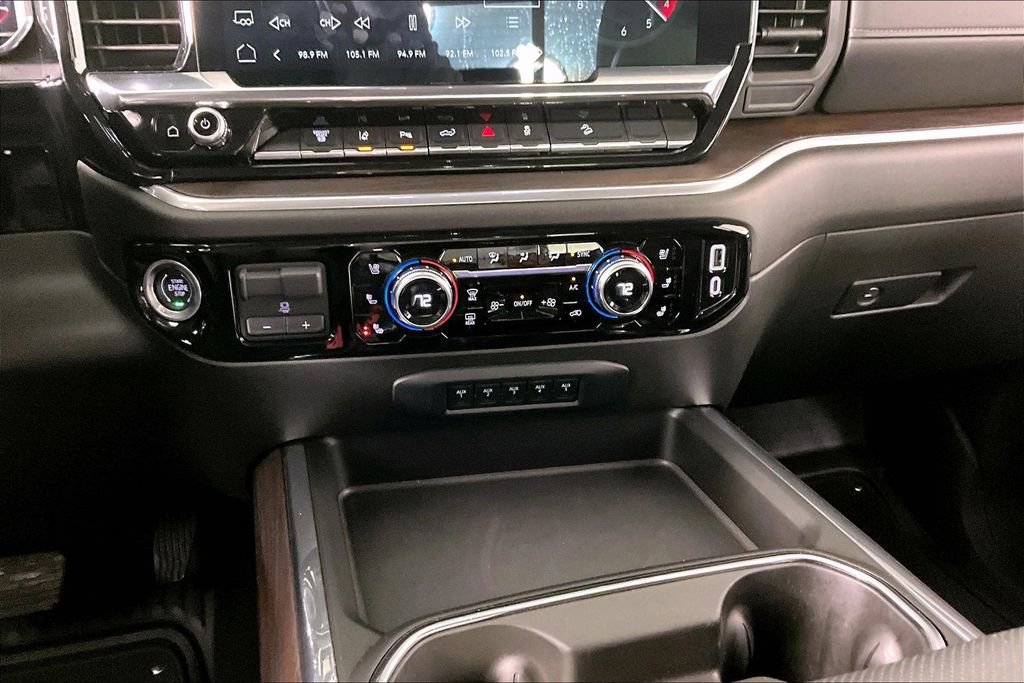 Used 2024 GMC Sierra 2500 SLT w/ SLT Premium Package image 10