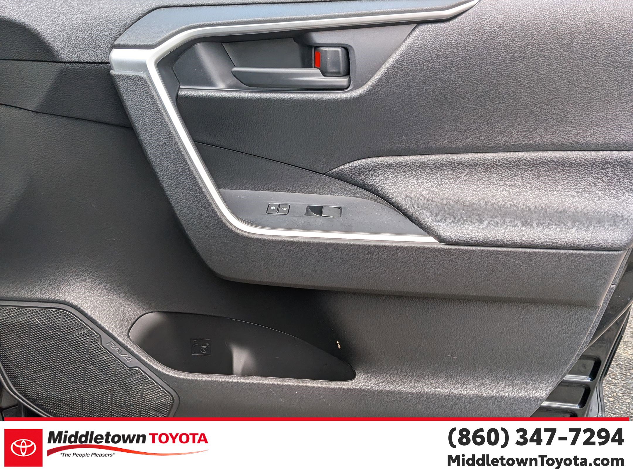 Used 2021 Toyota RAV4 SE w/ Weather & Moonroof Package AWD/4WD image 30