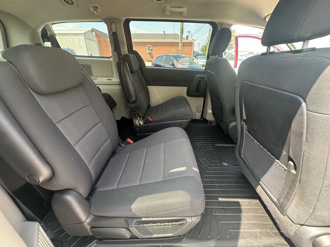 Used 2009 Dodge Grand Caravan SE w/ Climate Group FWD image 18