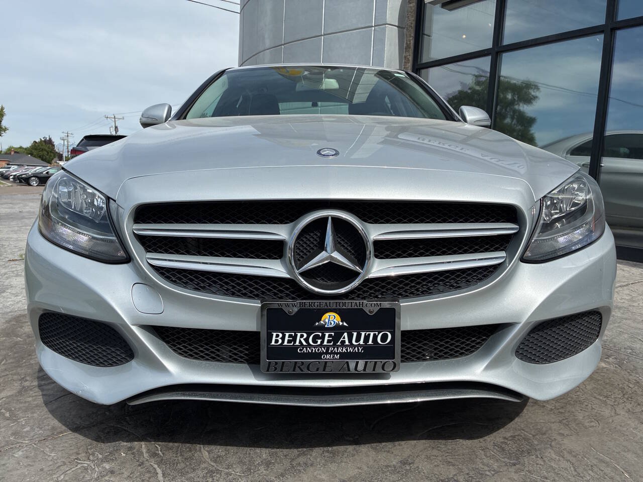 Used 2015 Mercedes-Benz C 300 4MATIC Sedan image 2