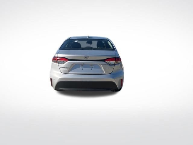 Used 2024 Toyota Corolla LE FWD image 4