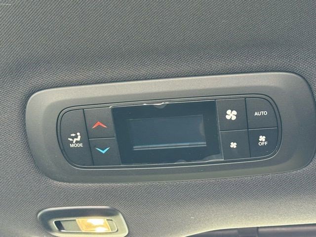 New 2026 Chrysler Pacifica Limited image 36