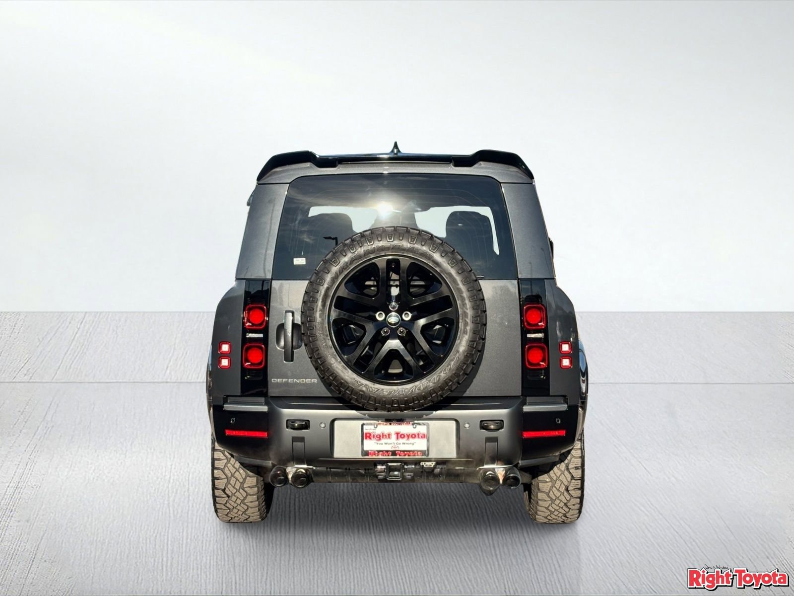 Used 2024 Land Rover Defender 130 Outbound image 7