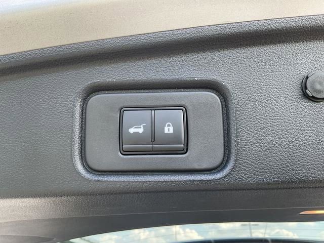 Used 2025 Nissan Pathfinder Platinum w/ Cargo Package image 18