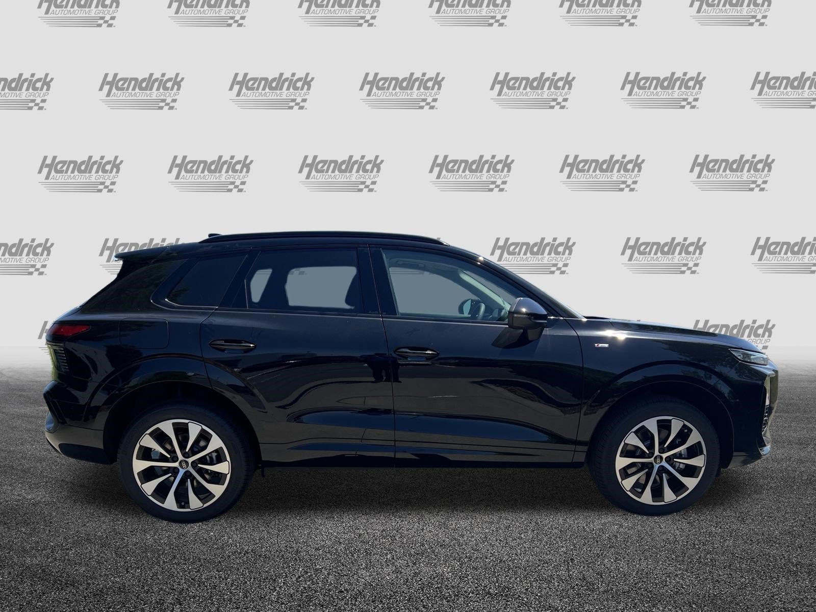 Used 2026 Audi Q3 quattro 2.0T w/ Driver Assistance Package AWD/4WD image 10