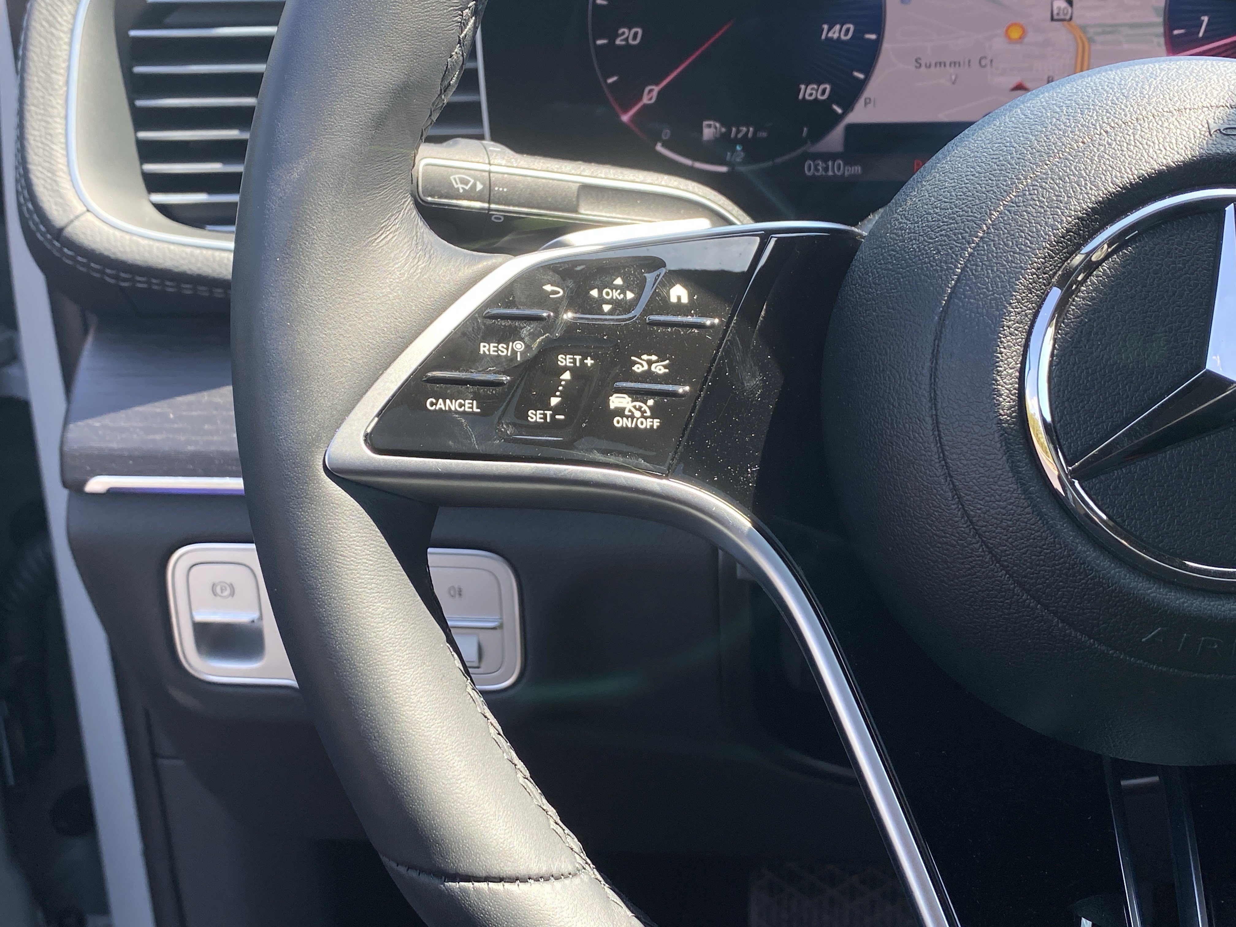 Used 2025 Mercedes-Benz GLE 450 4MATIC Coupe image 25