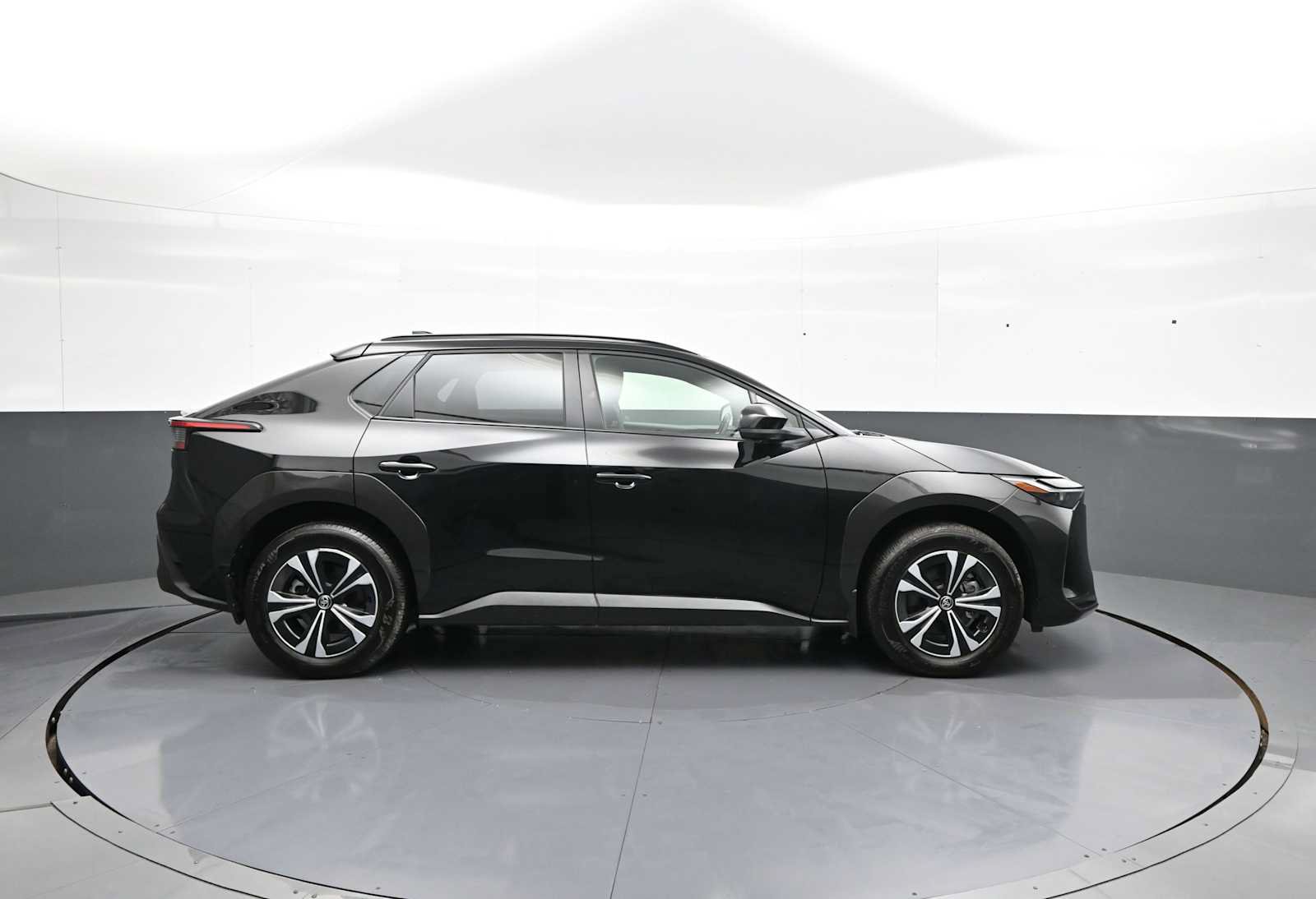 Certified 2024 Toyota bZ4X AWD w/ Weather Package image 5