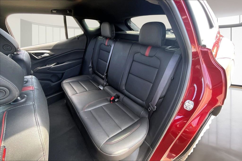 Used 2025 Chevrolet Trax RS w/ Sunroof Package image 26