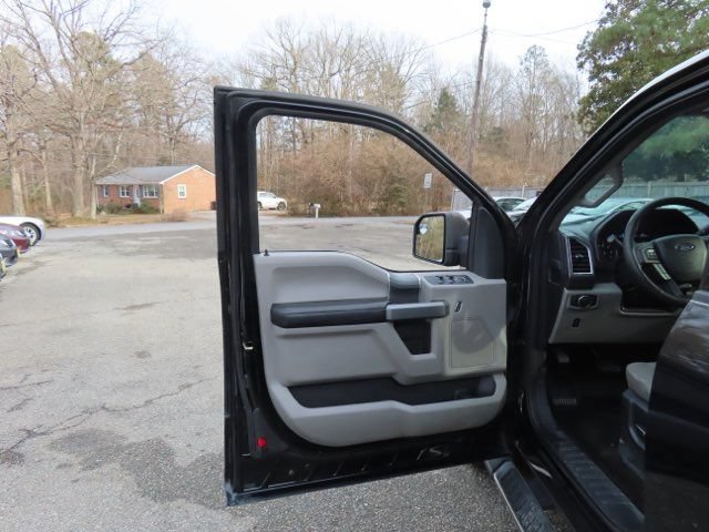 Used 2016 Ford F150 XLT w/ Equipment Group 302A Luxury AWD/4WD image 11