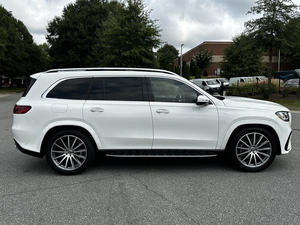 Used 2025 Mercedes-Benz GLS 450 4MATIC image 9