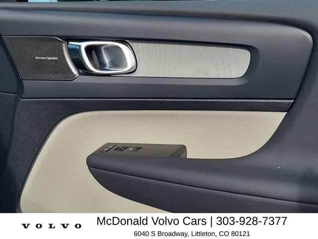 New 2026 Volvo XC40 B5 Ultra w/ Climate Package AWD/4WD image 18