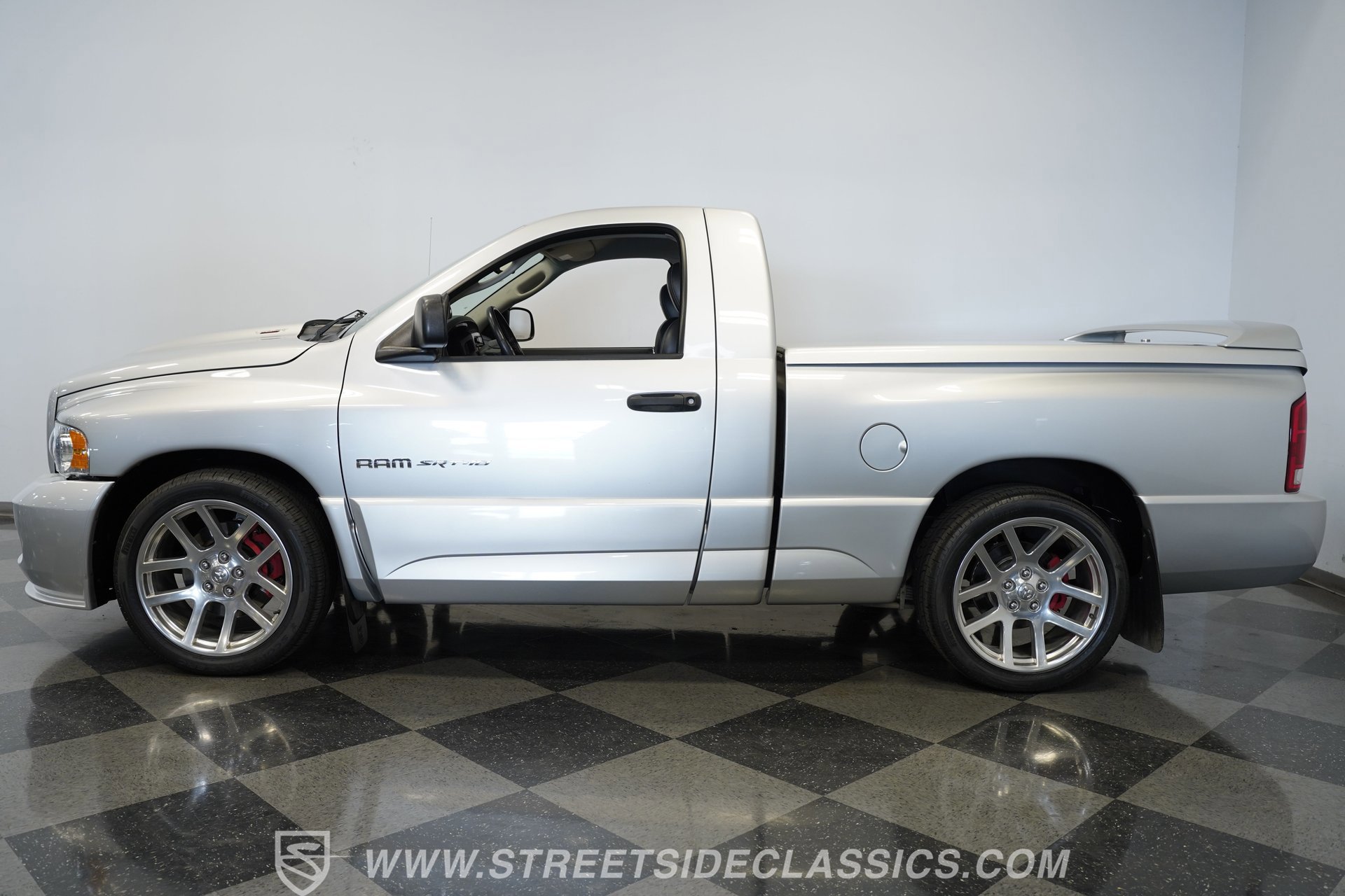 Used 2004 Dodge Ram 1500 Truck 2WD Regular Cab image 2