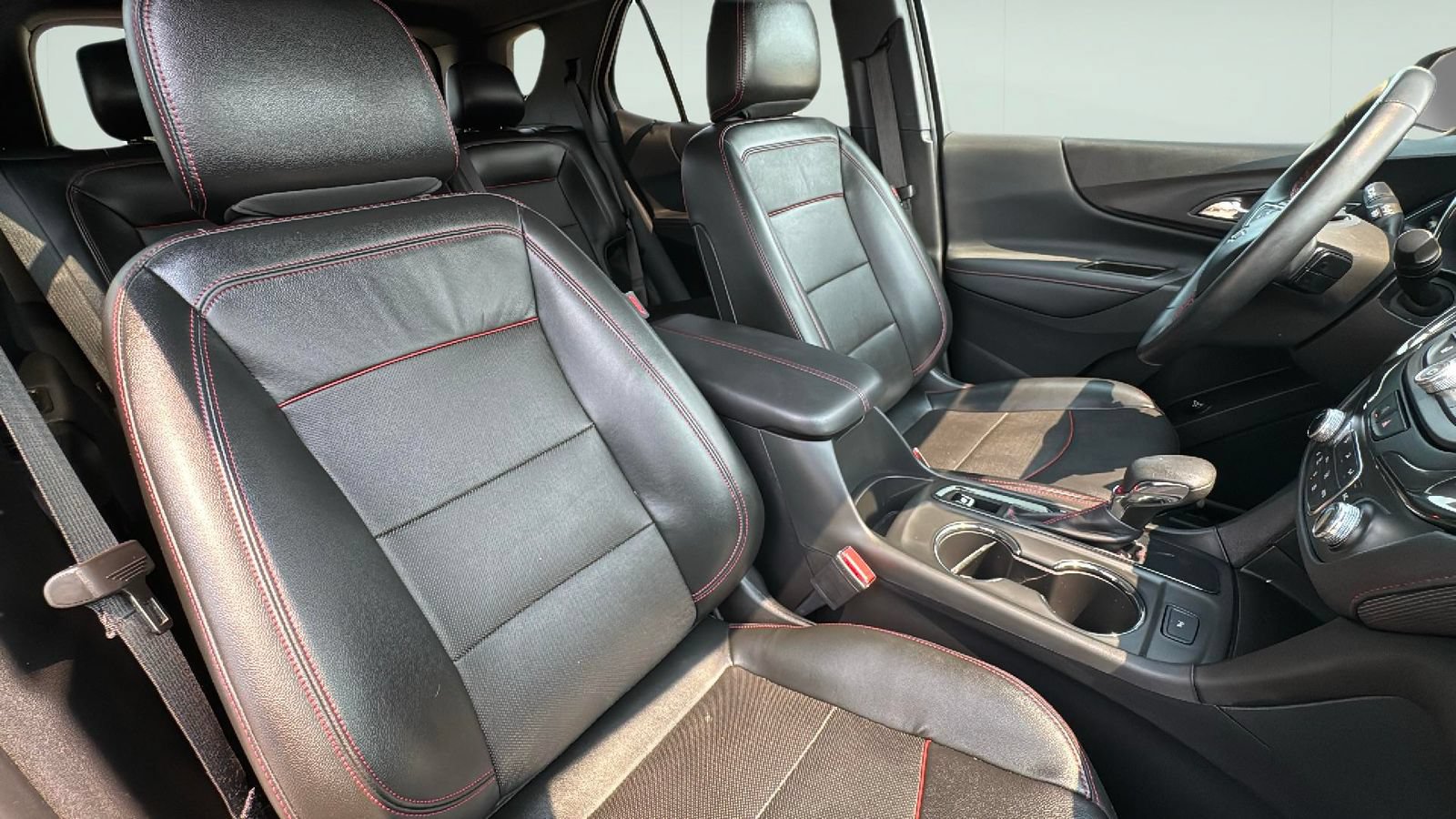 Used 2023 Chevrolet Equinox RS w/ RS Leather Package FWD image 22