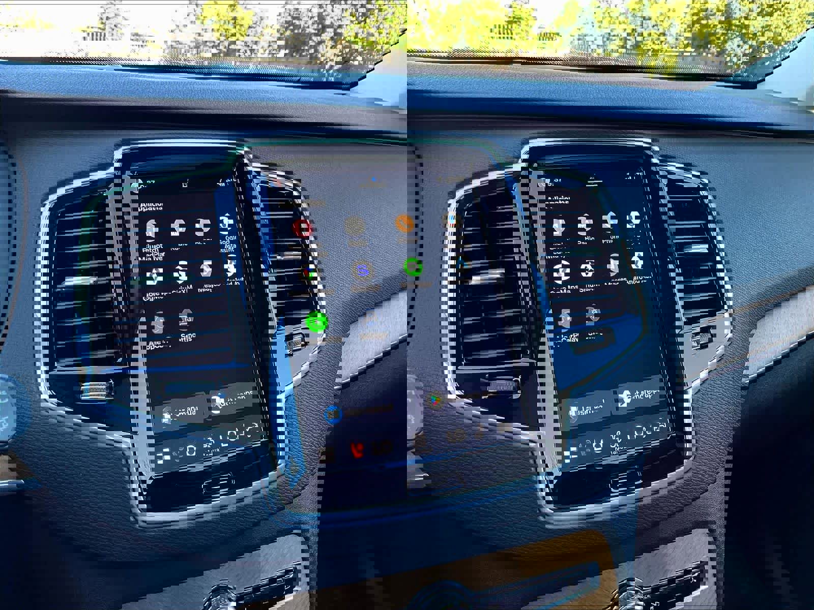 Used 2025 Volvo XC90 T8 Plus w/ Protection Package Premier image 35