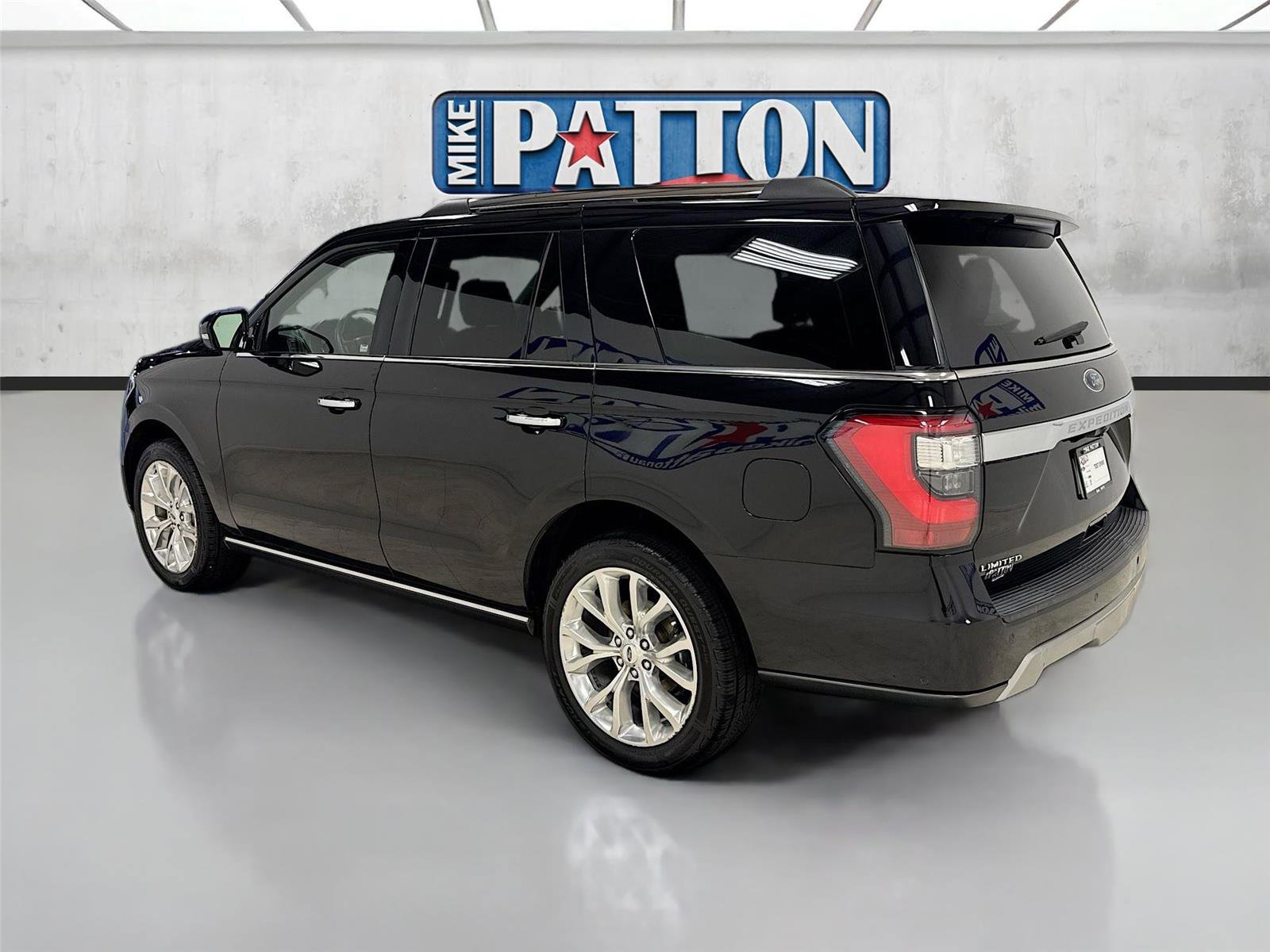 Used 2019 Ford Expedition Limited w/ Equipment Group 302A RWD image 5