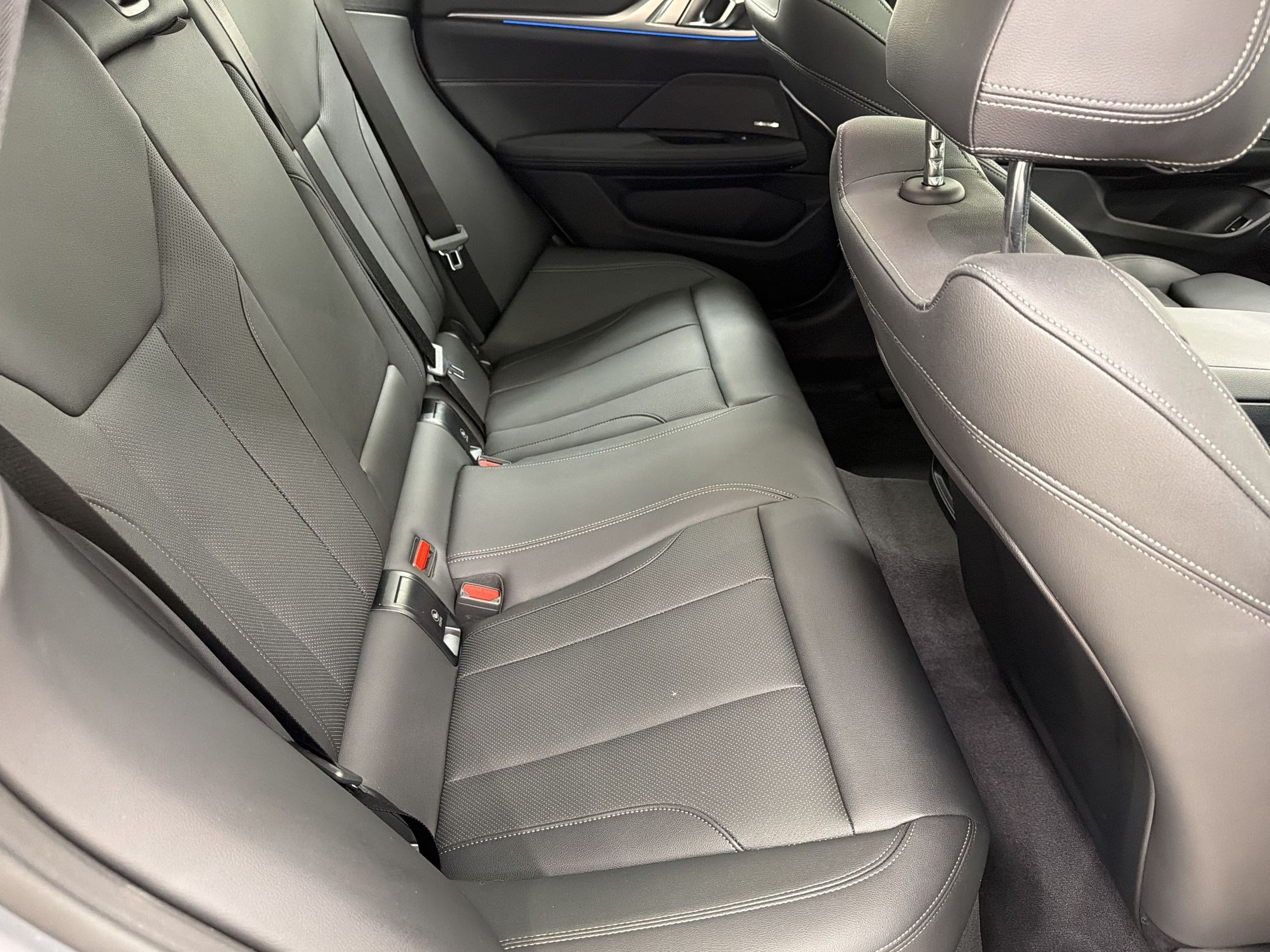Used 2025 BMW i4 eDrive40 w/ Premium Package RWD image 29
